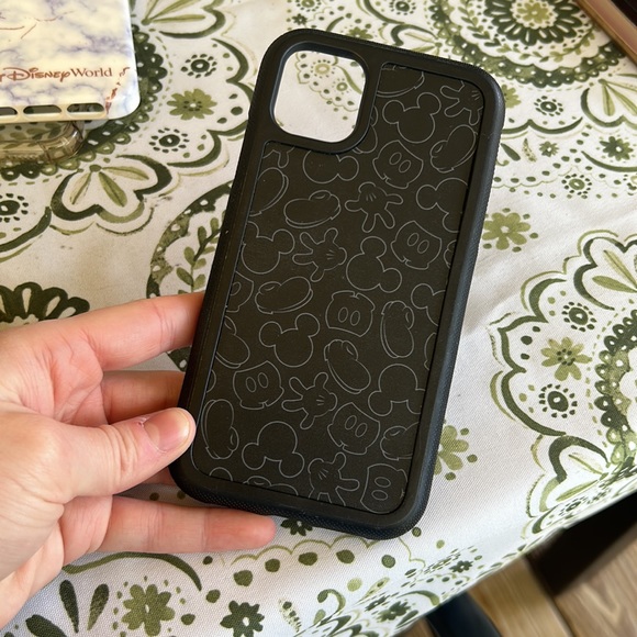 iPhone 11 case bundle - Picture 5 of 5